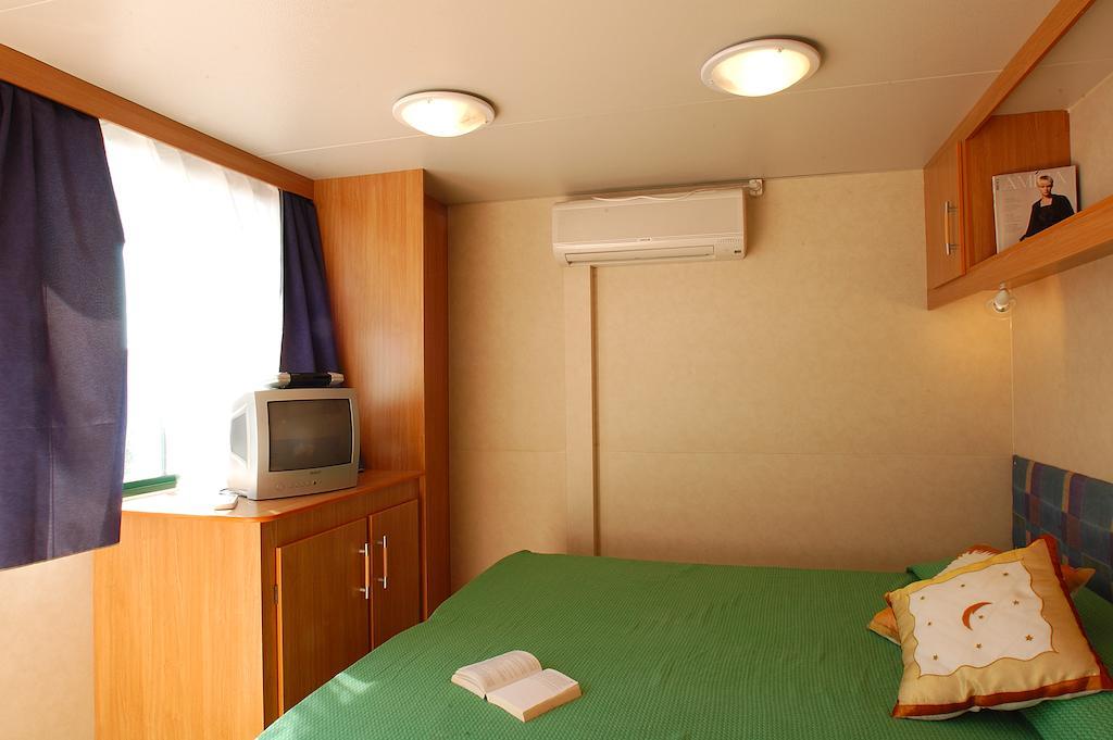 דיאנו מרינה Camping Edy חדר תמונה